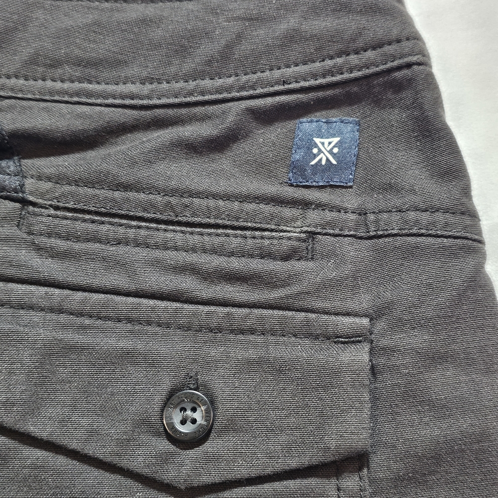 Roark Layover 2.0 Travel Shorts Black Drawstring Size 30 (Fits 32) - Picture 6 of 7
